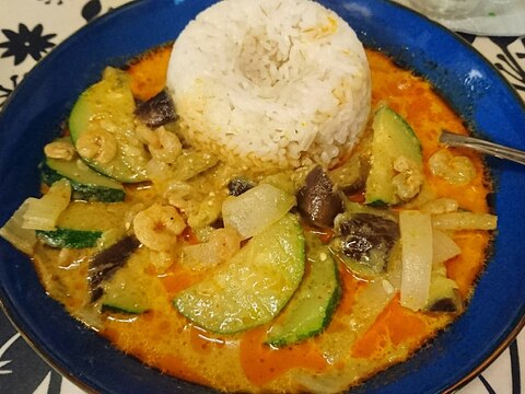 小エビと夏野菜のレッドカレー